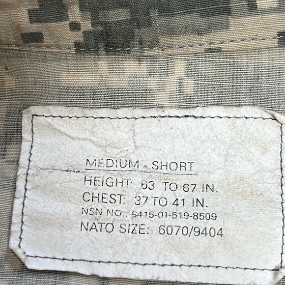 U.S. Army digital camo jacket. Size medium/short. Measurements on tag. - Picture 3 of 7